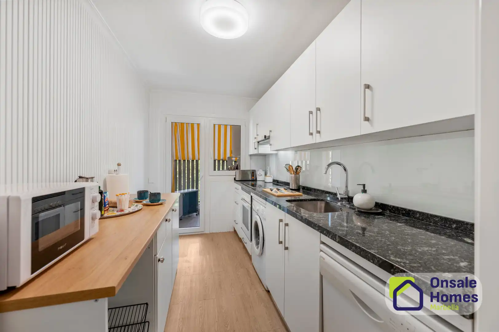 Flat for rent in Avenida Puerta del Mar, Playa Bajadilla - Puertos