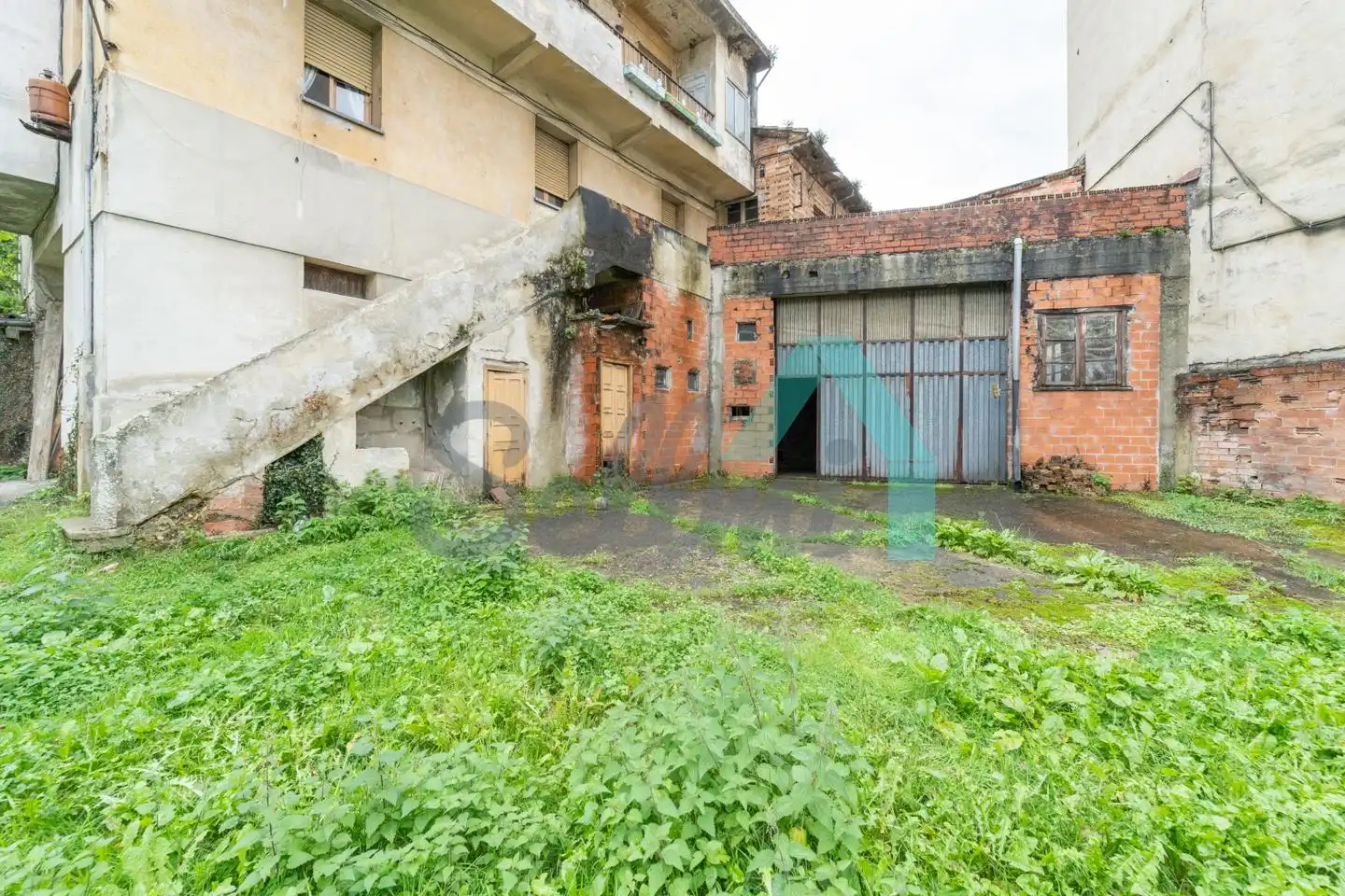 Exterior view of Houses for sale in San Martín del Rey Aurelio  with Private garden, Terrace and Storage room