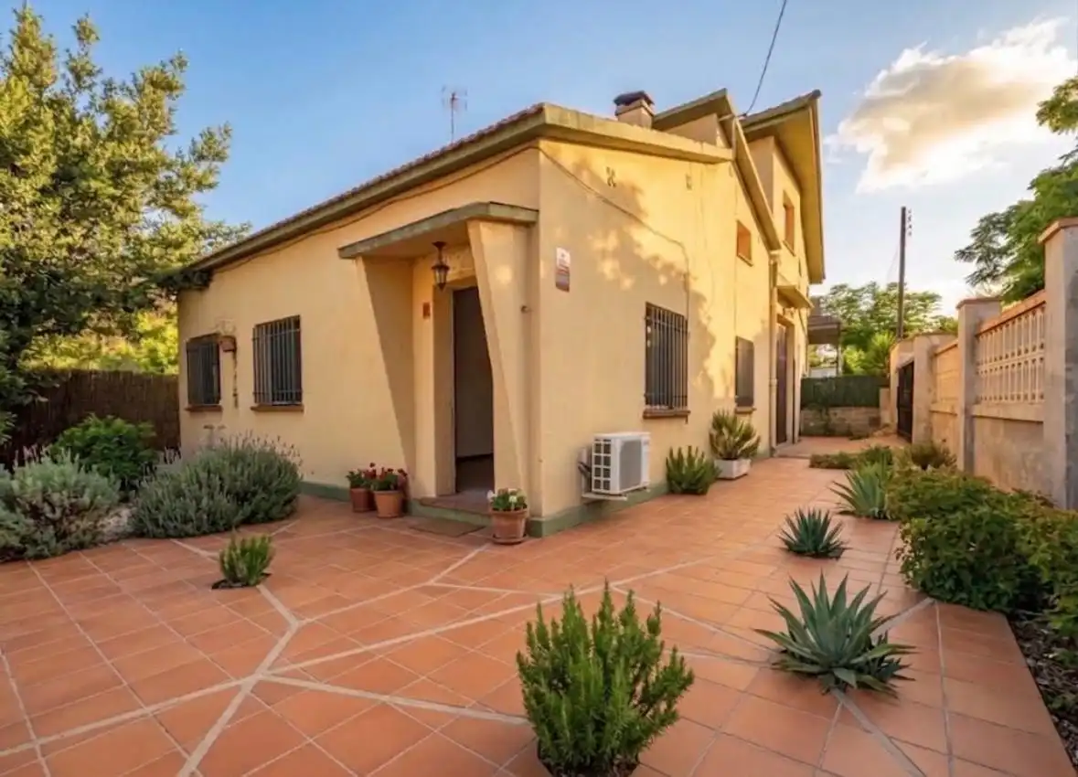 Casa amb jardí en venda a Santa Perpètua de Mogoda, imagen 5