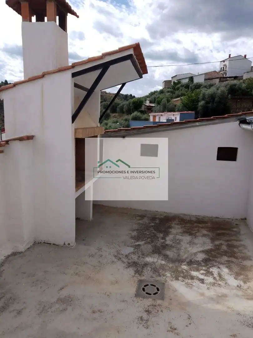 Vista exterior de Casa o xalet en venda en Enguídanos amb Moblat