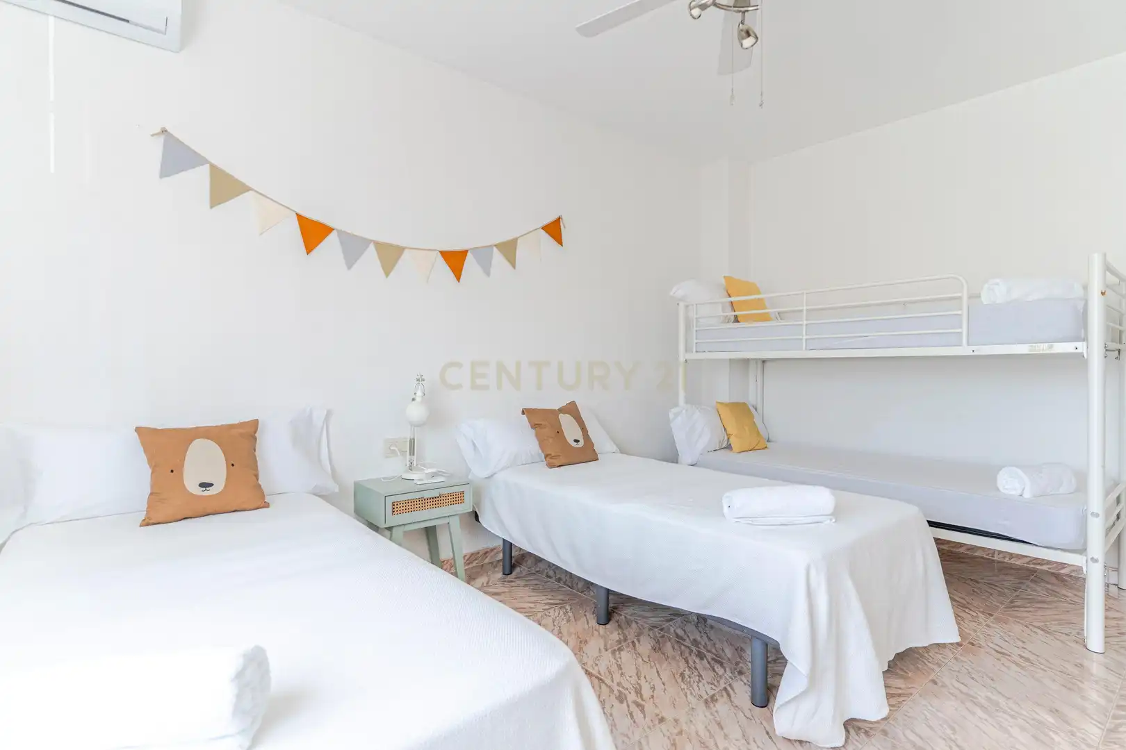 Habitación de Edificio en venta en Gójar