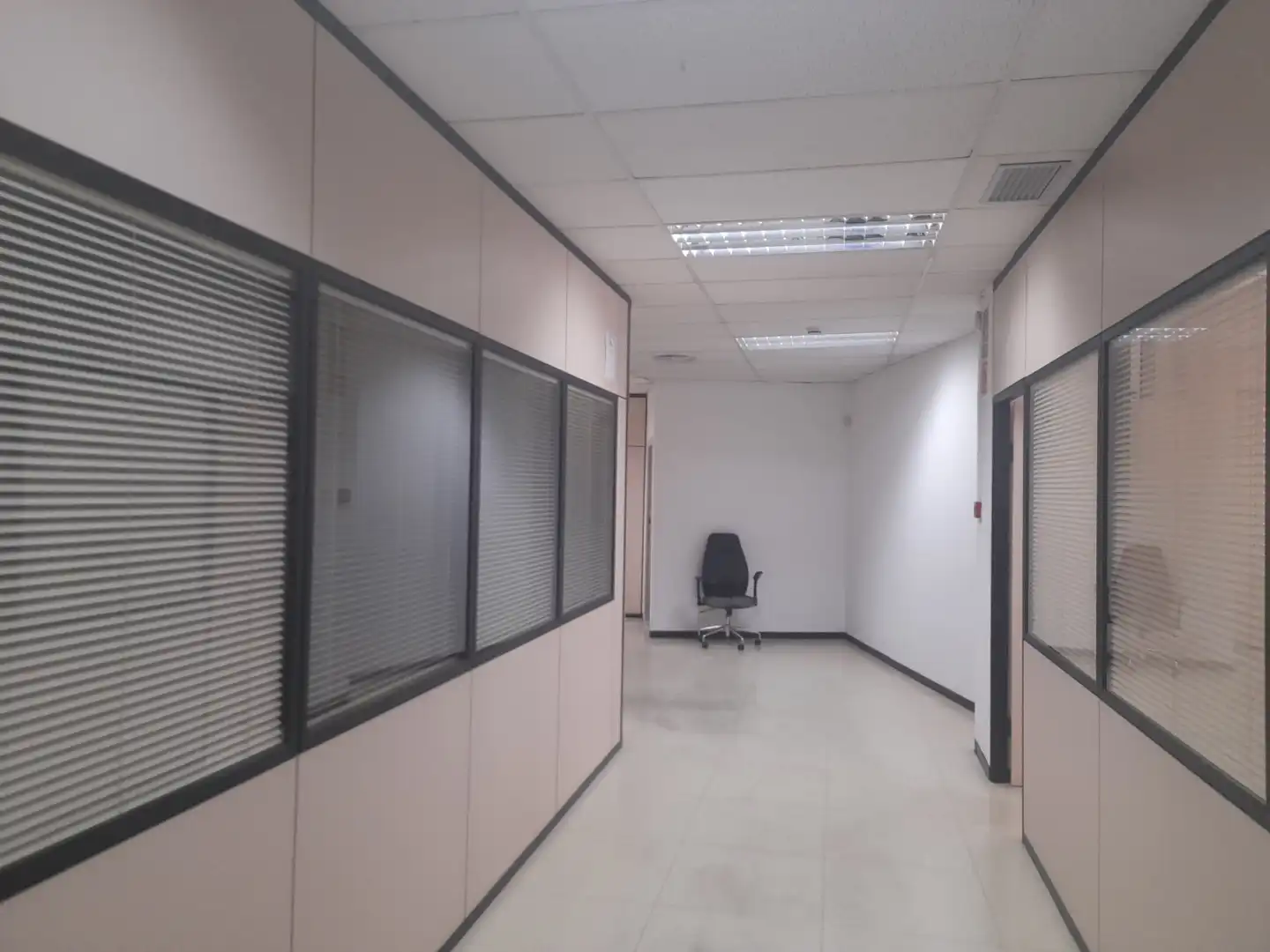 Oficina de lloguer en L'Hospitalet de Llobregat amb Aire condicionat i Calefacció