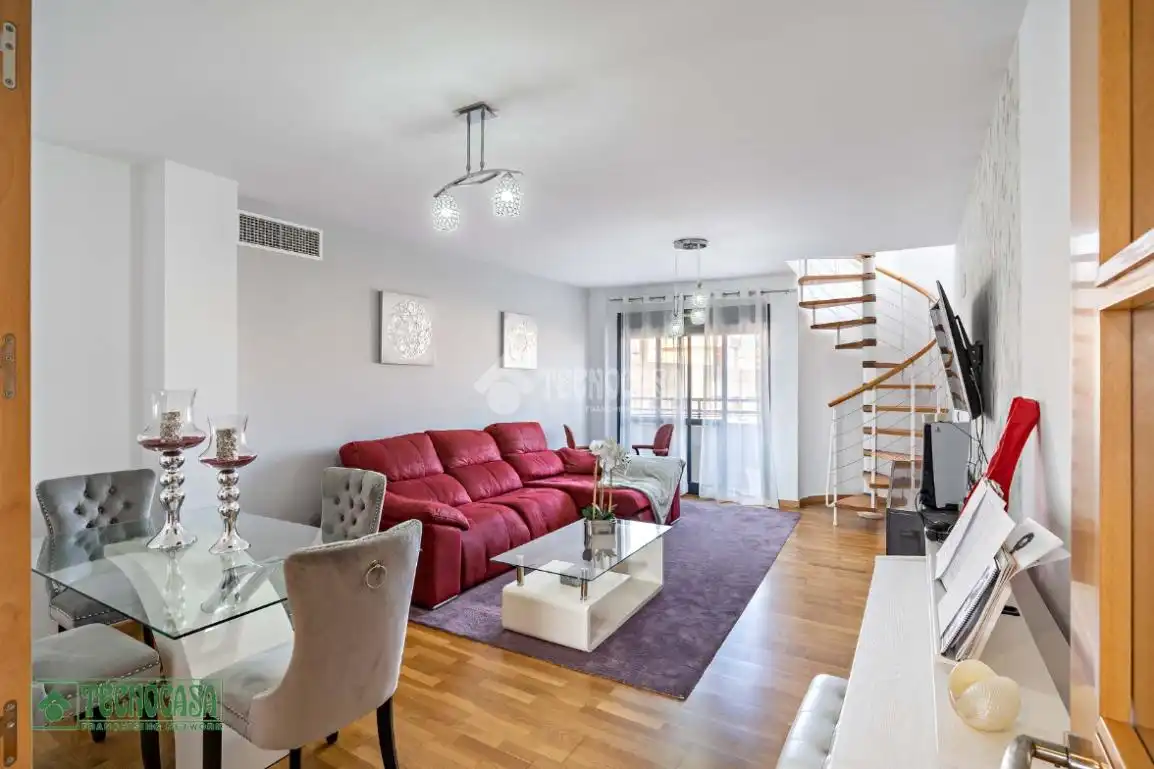 Sala de estar de Ático en venta en El Ejido con Aire acondicionado, Parquet y Balcón