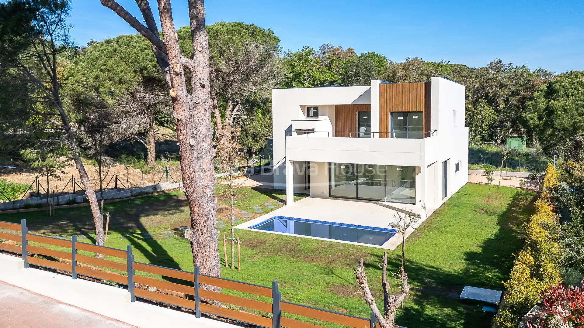 Vista exterior de Casa o xalet en venda en Palafrugell amb Aire condicionat, Calefacció i Jardí privat