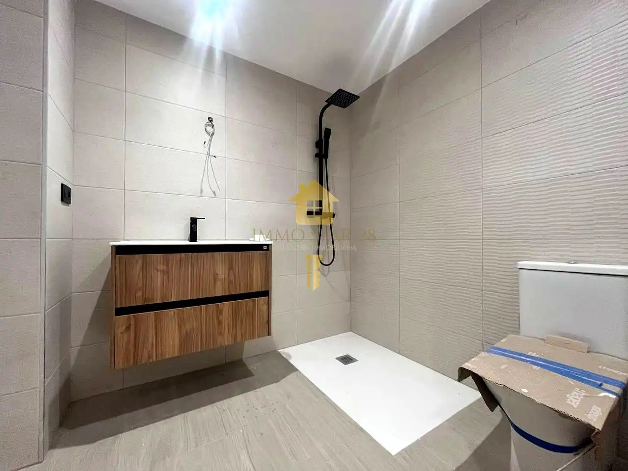 Badezimmer von Wohnung zur Miete in Centre