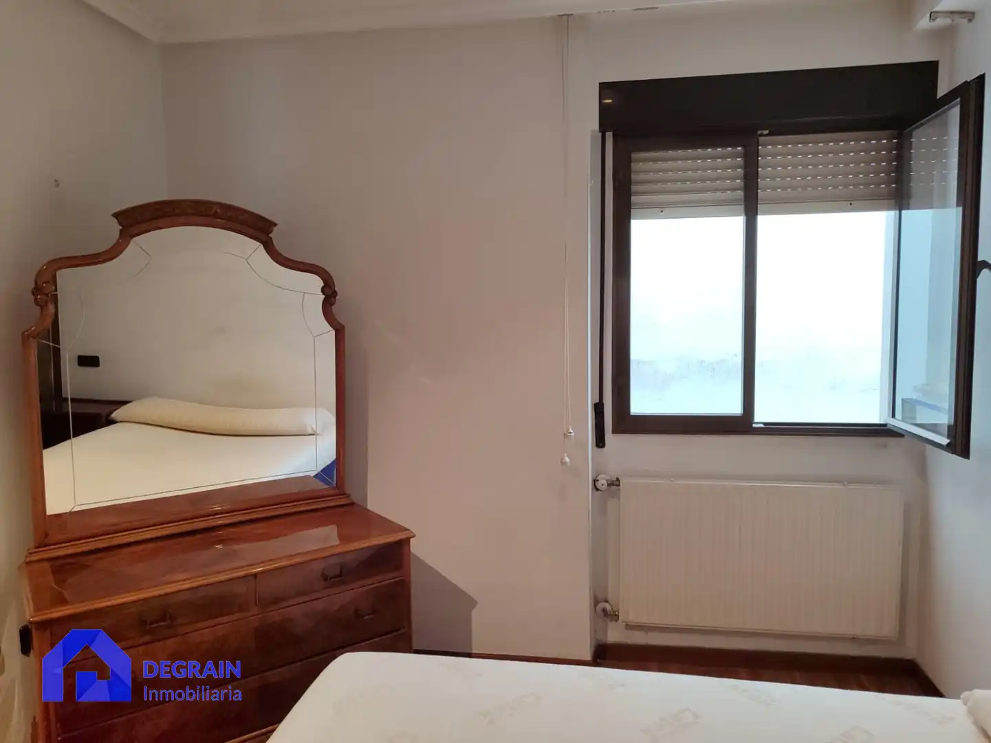 Schlafzimmer von Wohnung zum Verkauf in Oviedo  mit Heizung und Abstellraum