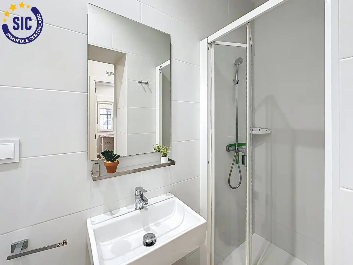 Baño de Piso en venta en Valencia con Aire acondicionado, Calefacción y Amueblado