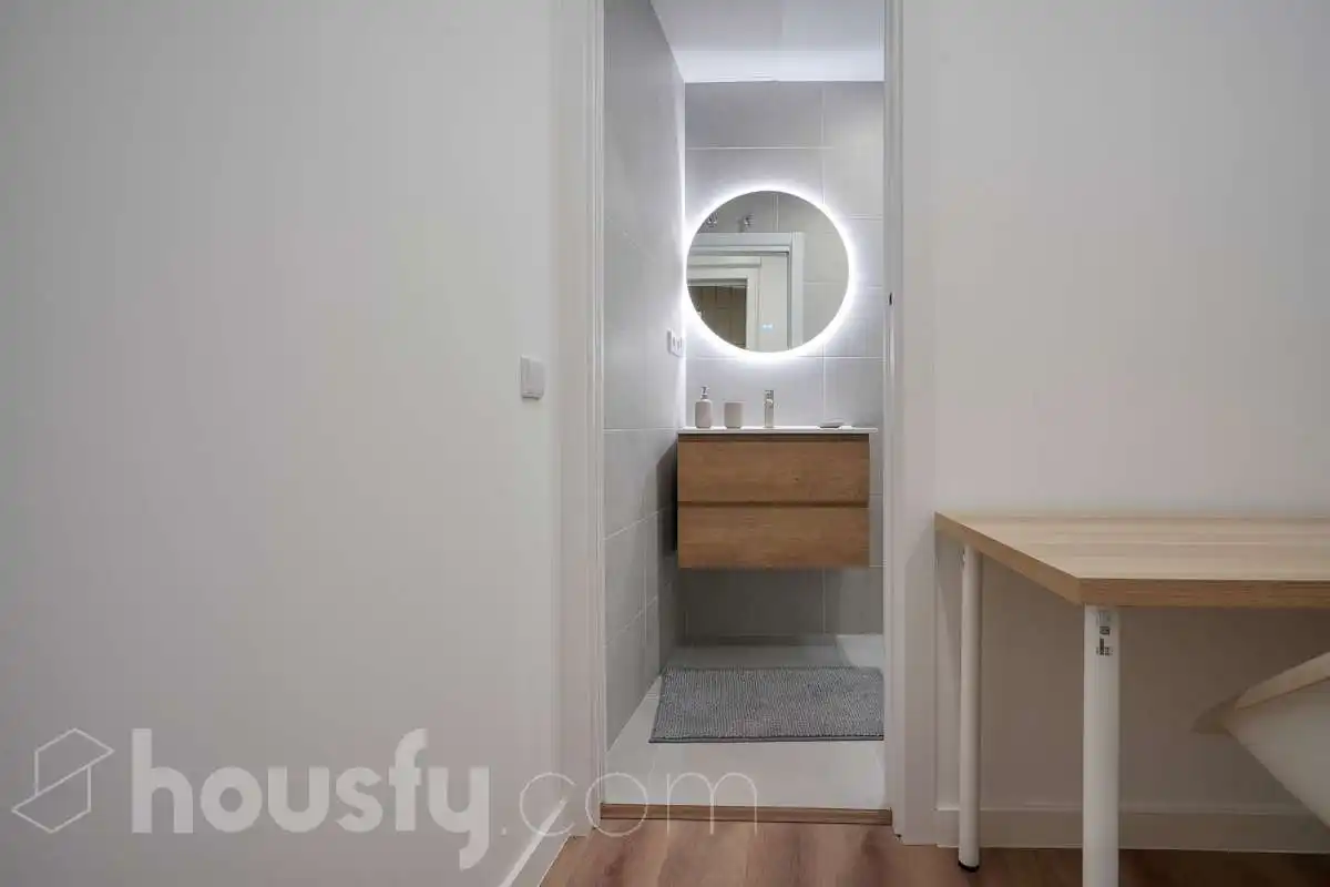Bathroom of Ground floor for sale in Madrid  with Air Conditioner, Heating and Parquet flooring