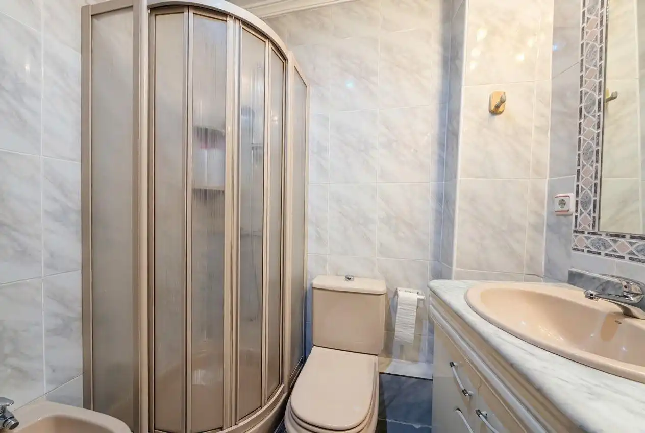 Bathroom of Flat for sale in Villa de Vallecas
