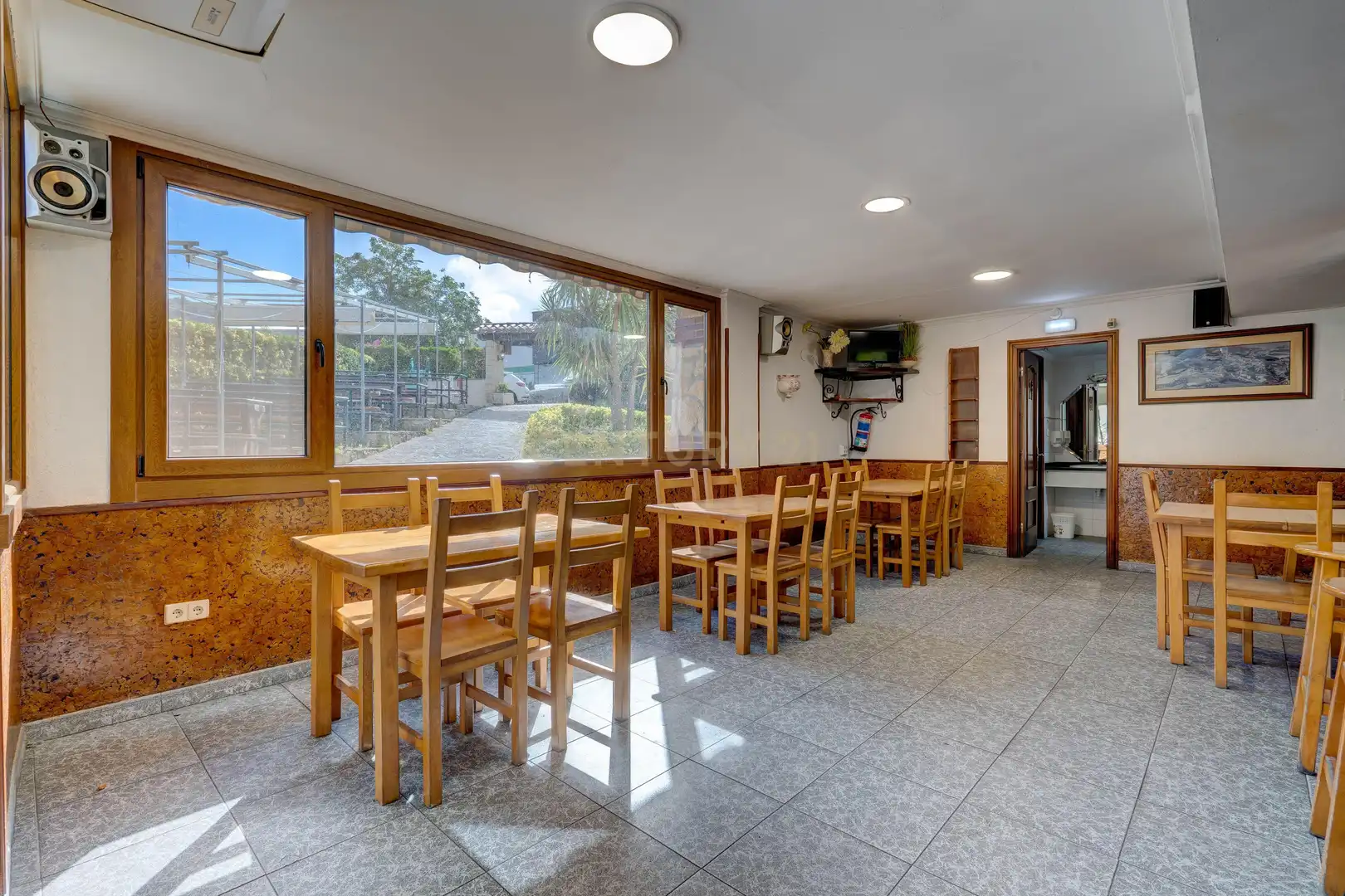 Commercial properties for sale in Deba  with Air Conditioner