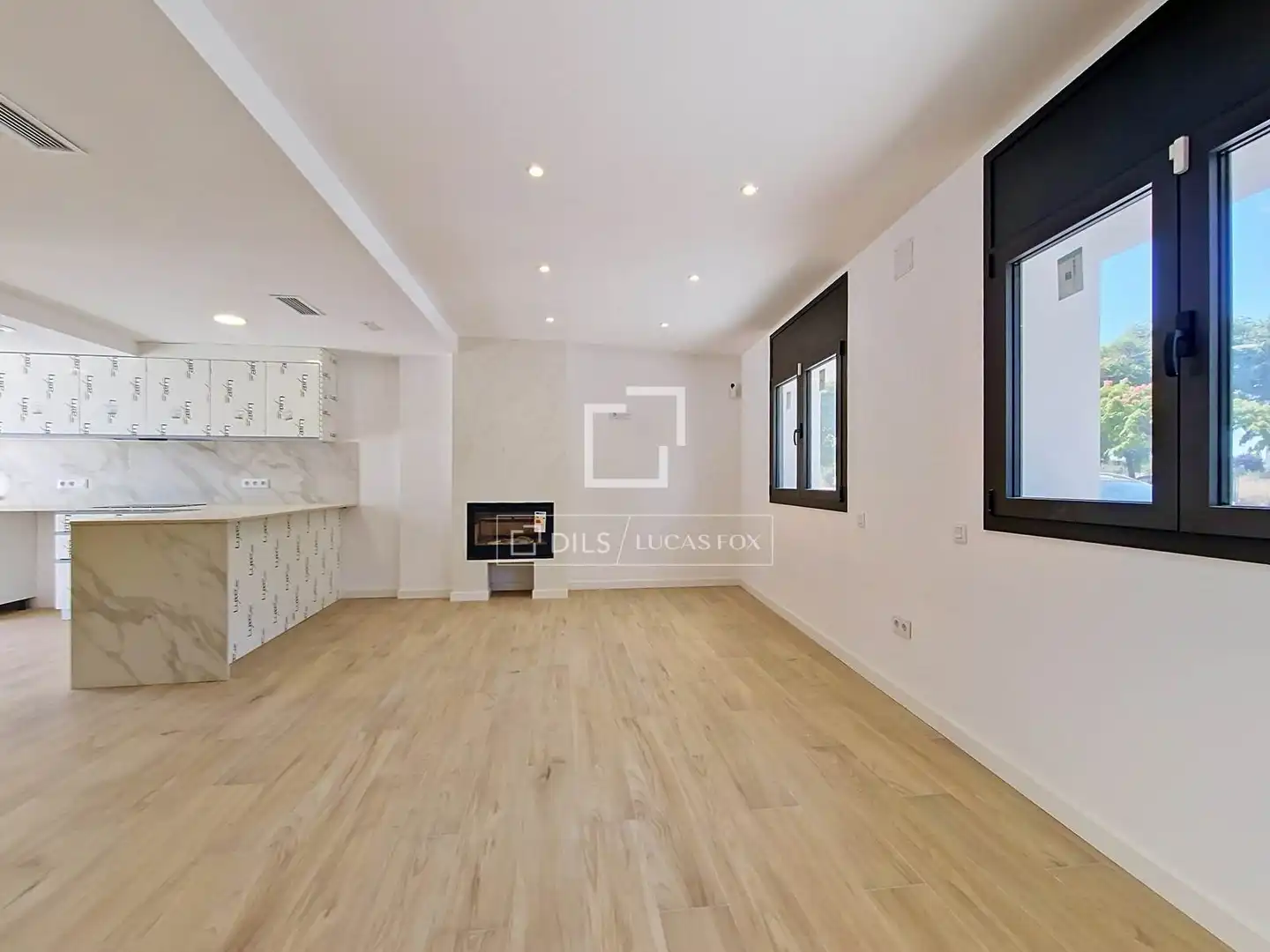 Sala d'estar de Casa o xalet en venda en Vilanova i la Geltrú amb Aire condicionat, Calefacció i Terrassa