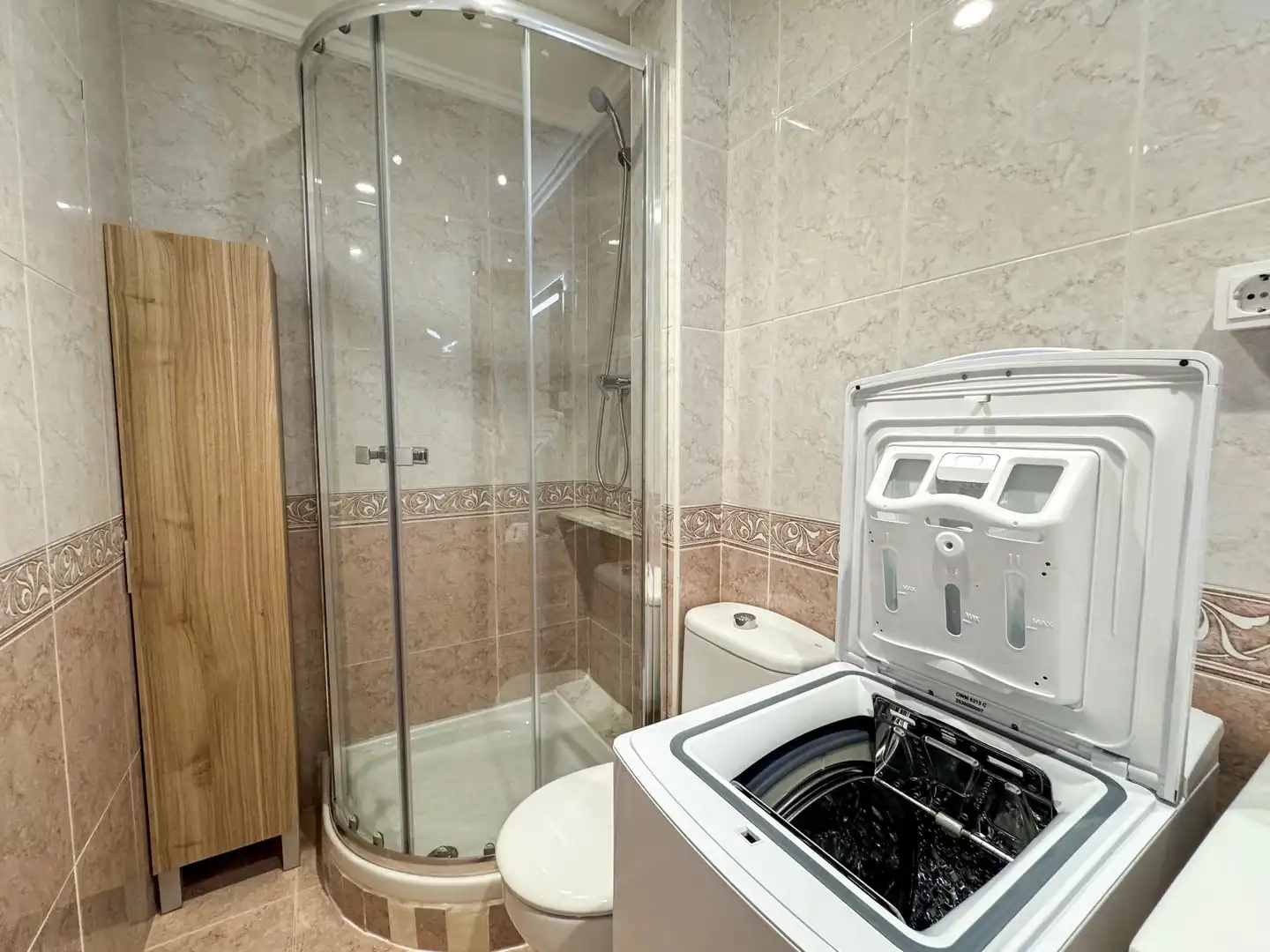 Baño de Piso de alquiler en Catarroja con Aire acondicionado y Trastero