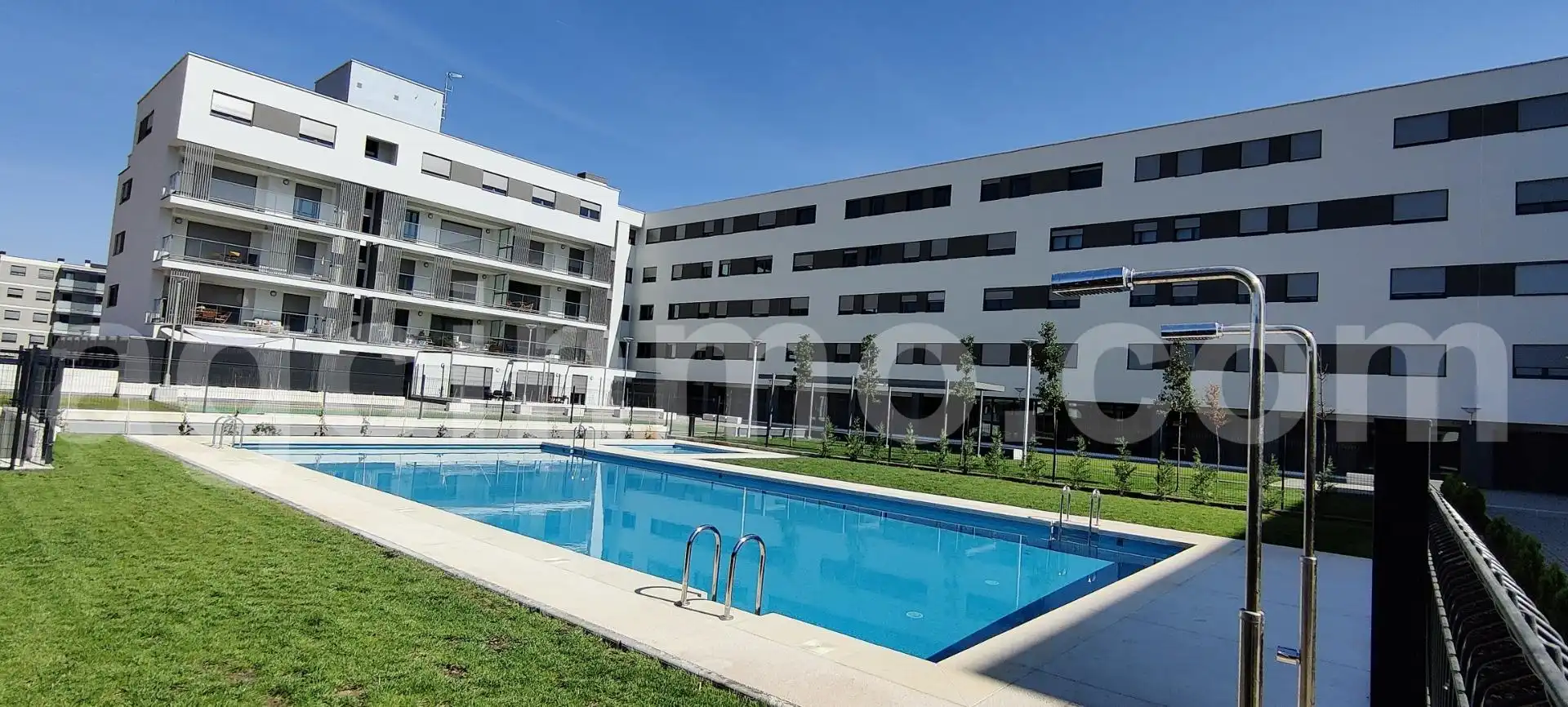 Piscina de Piso en venta en Valladolid con Calefacción, Terraza y Trastero