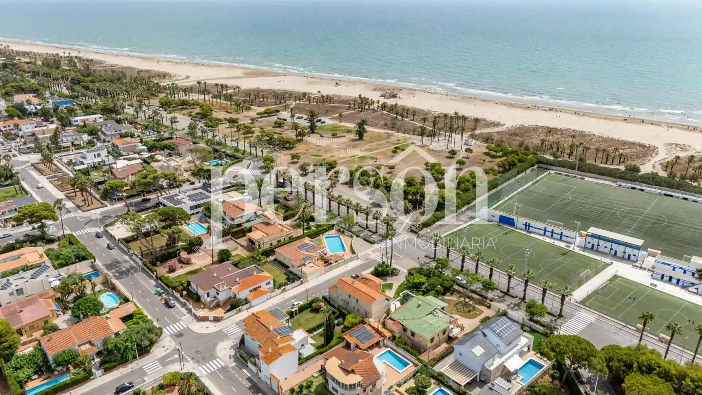 Casa o xalet en venda en Castellón de la Plana / Castelló de la Plana amb Aire condicionat, Calefacció i Jardí privat