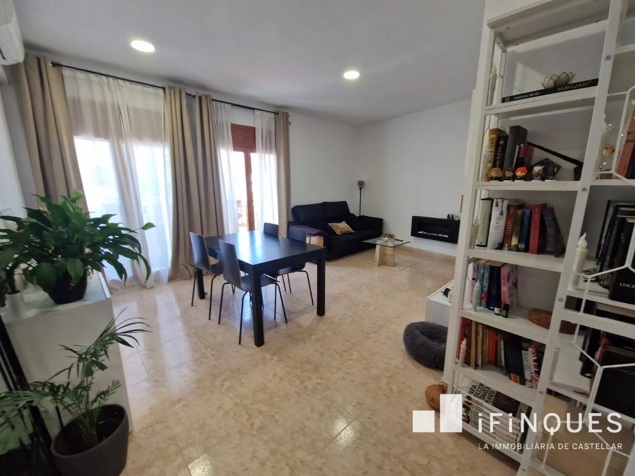 Wohnzimmer von Wohnung zum verkauf in Sentmenat mit Klimaanlage, Abstellraum und Balkon