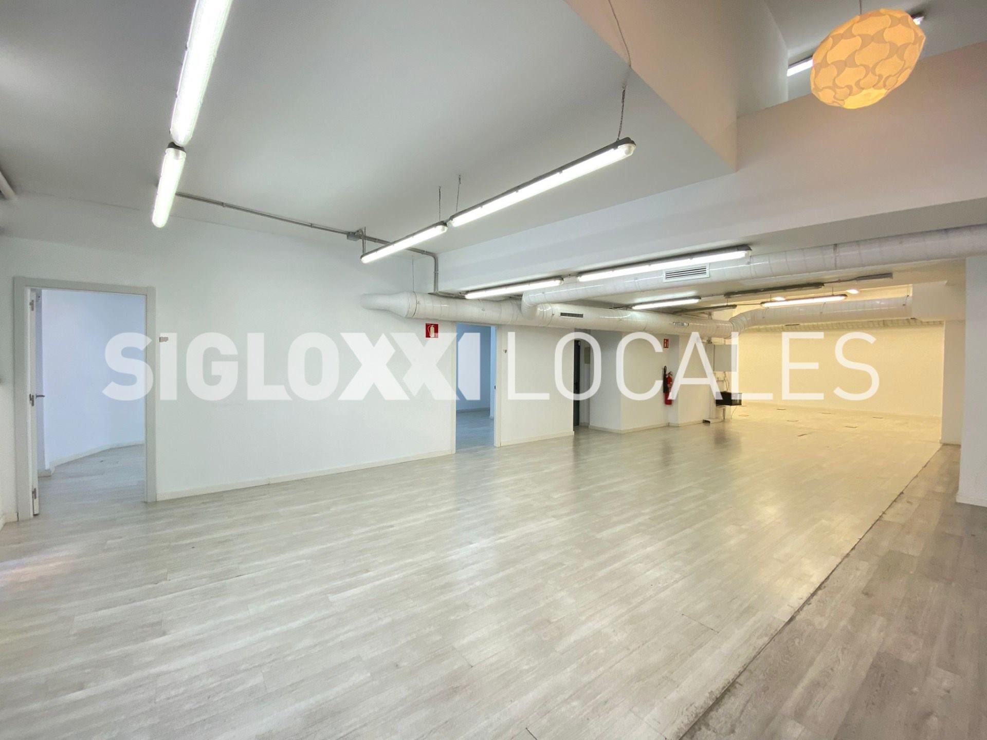 Premises to rent in Santa Coloma de Gramenet  with Air Conditioner