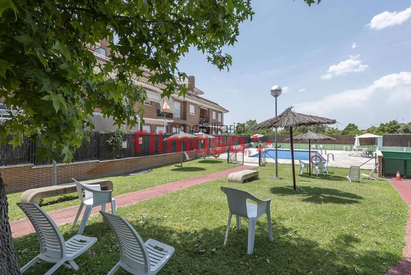 Jardí de Planta baixa en venda en Villaviciosa de Odón amb Calefacció, Jardí privat i Traster