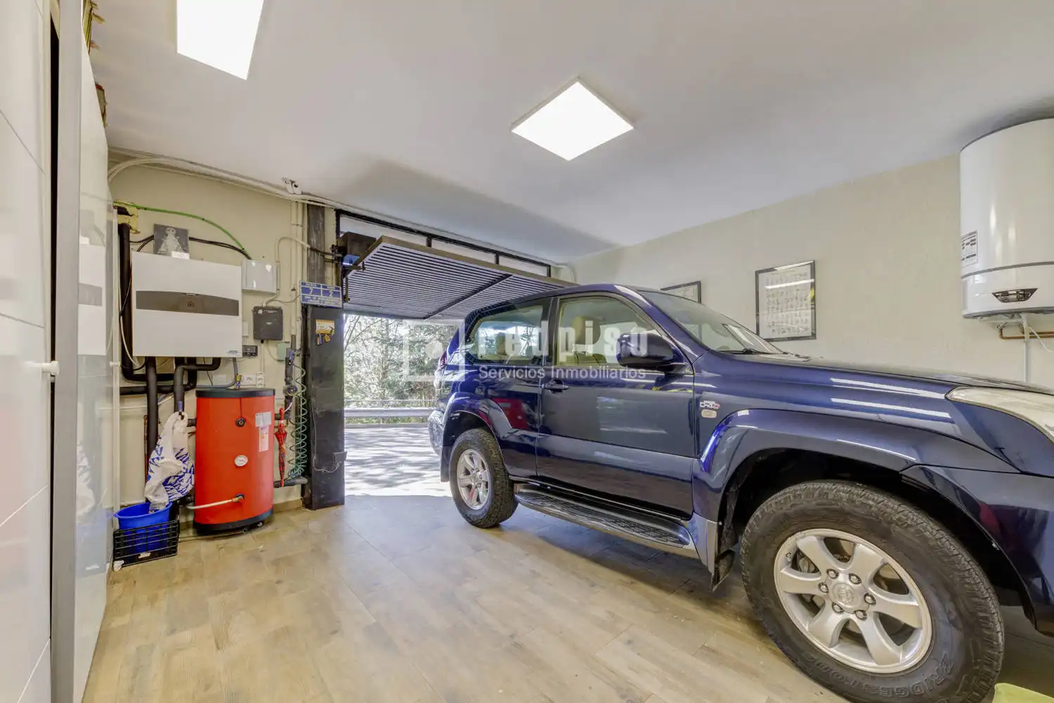 Parking de Casa o chalet en venta en Las Rozas de Madrid con Aire acondicionado, Calefacción y Jardín privado