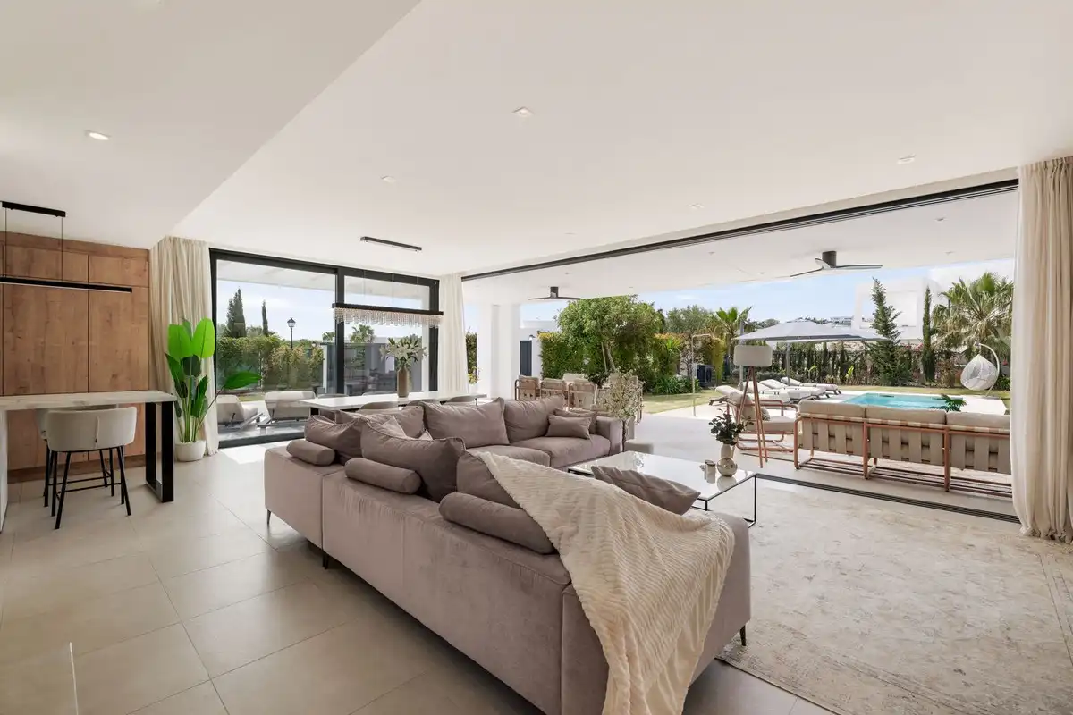 Detached house with pool for sale in Valtocado - La Alquería - La Atalaya, imagen 5