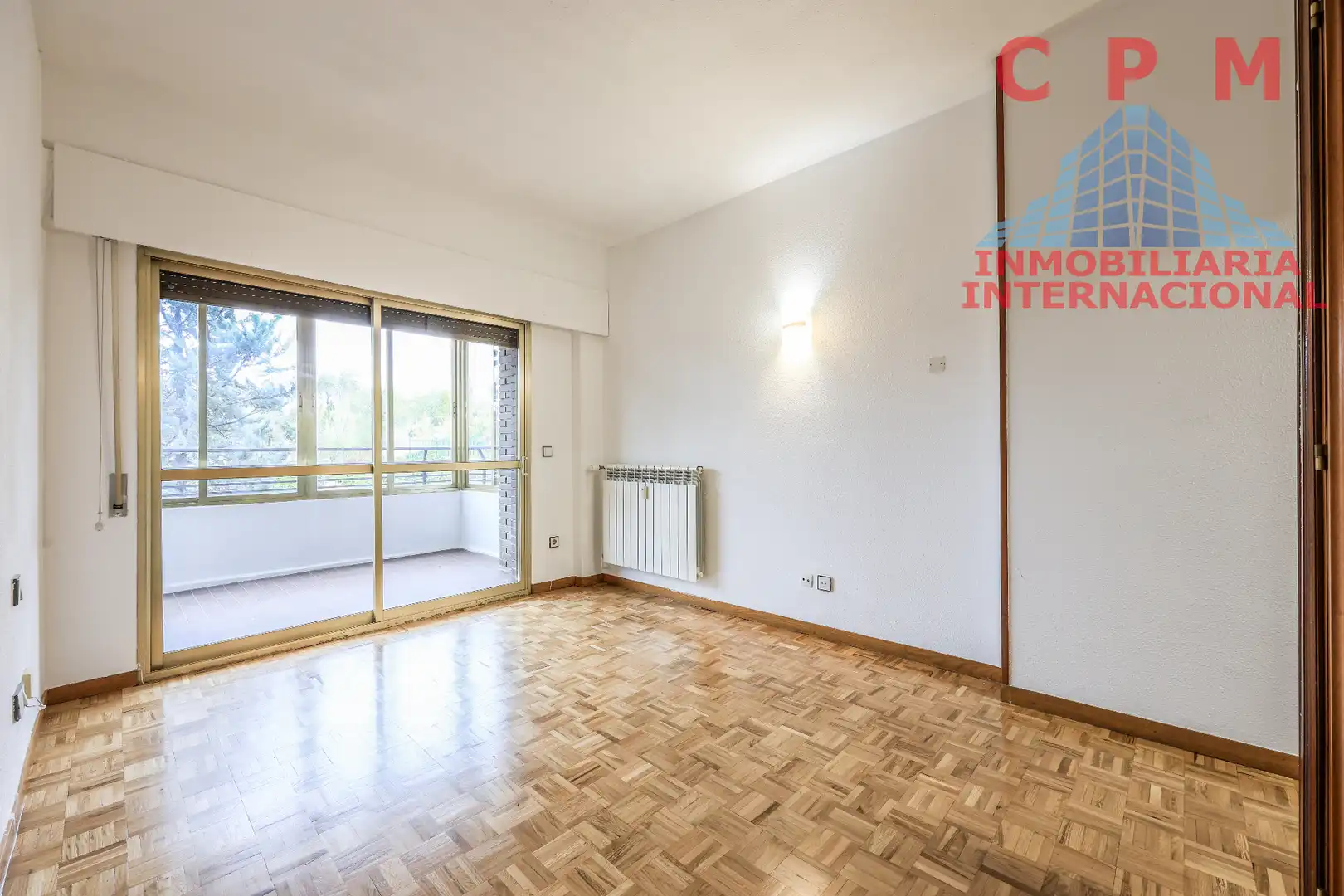 Bedroom of Flat for rent in Fuencarral - El Pardo