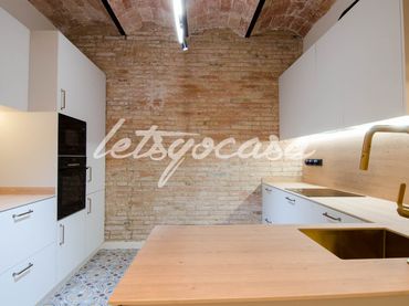 Piso con balcón en venta en Carrer del Vallespir