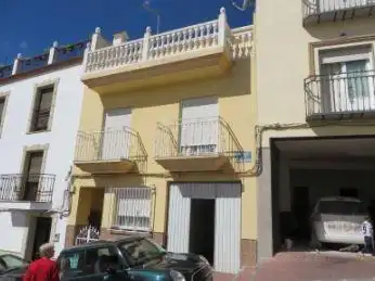 Adossat en venda a Huelma