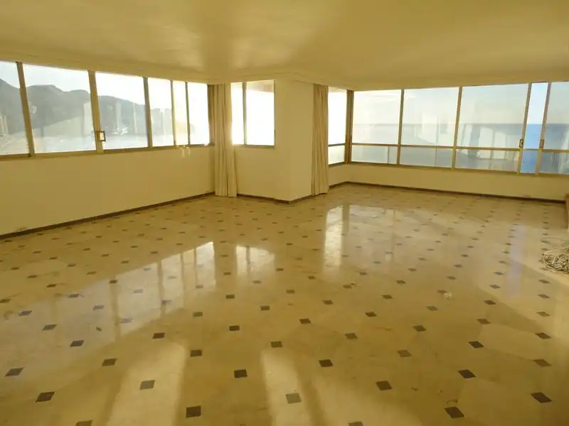 Sala d'estar de Pis en venda en Benidorm amb Terrassa, Piscina i Piscina comunitària