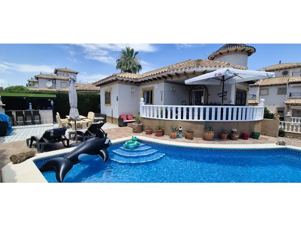 House with pool for sale in Poligono F-2 Filipinas Oeste, imagen 36