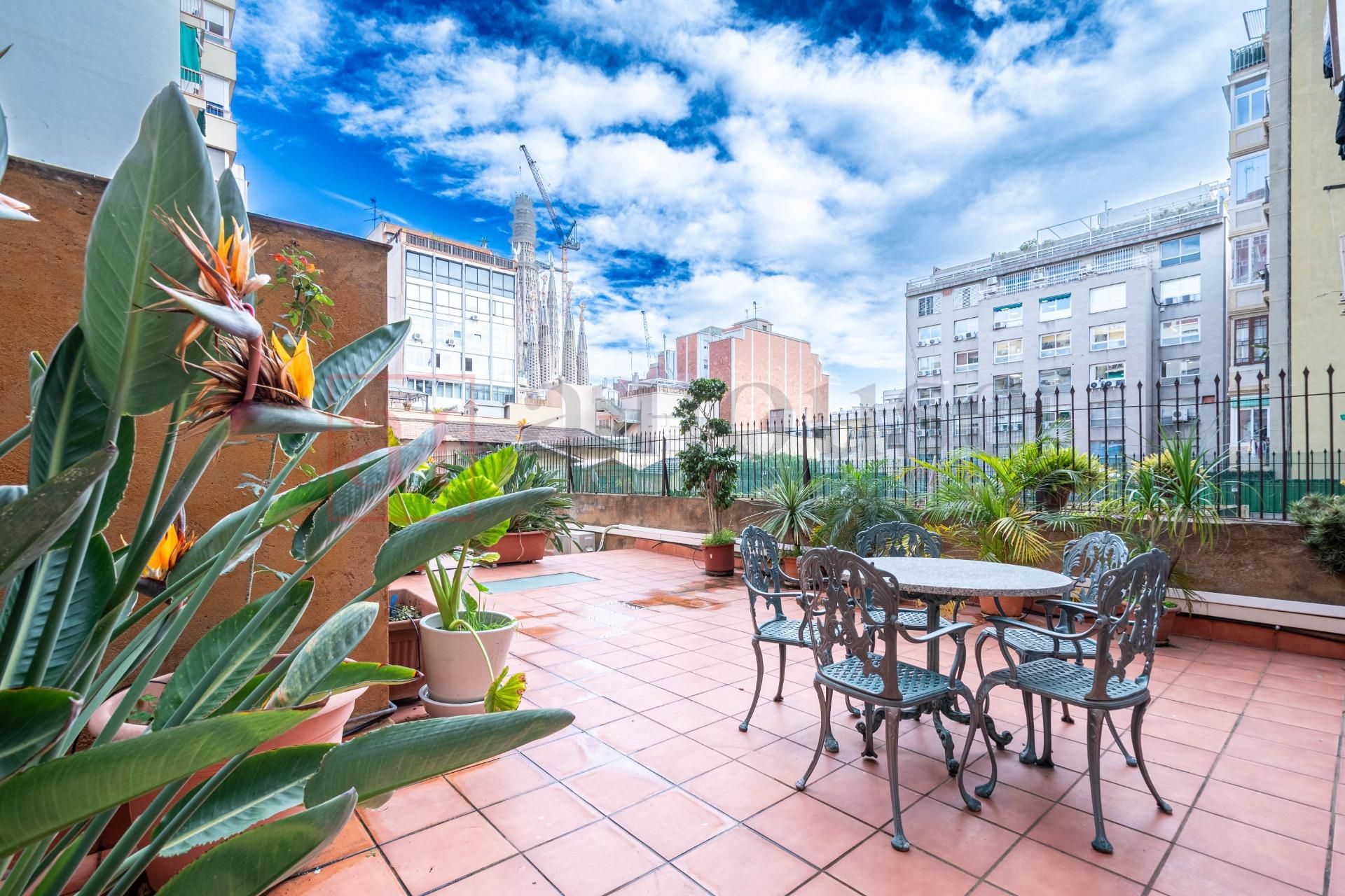 Terrace of Flat for sale in  Barcelona Capital  with Air Conditioner, Heating and Private garden