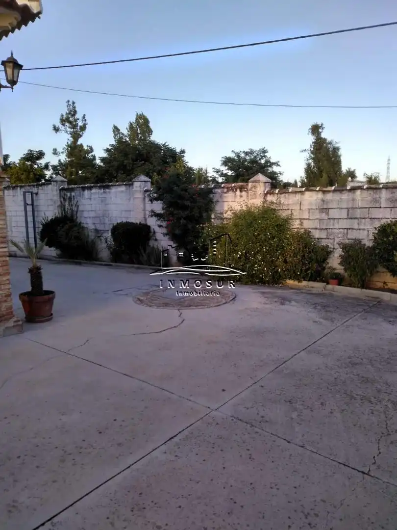 Vista exterior de Casa o chalet en venta en Lucena con Trastero y Piscina