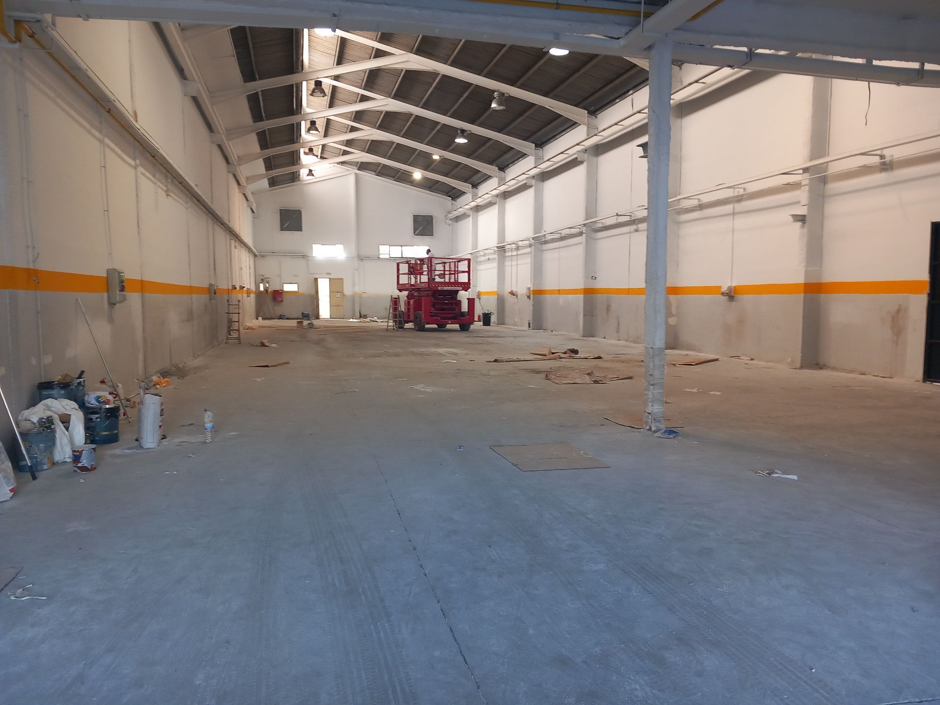 Industrial buildings to rent in Badalona