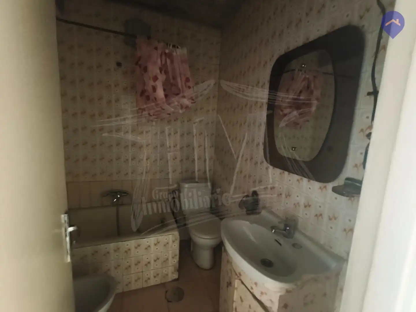 Bathroom of Flat for sale in Madrid  with Air Conditioner, Heating and Terrace