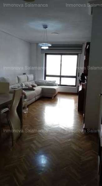 Living room of Flat for sale in Salamanca Capital  with Heating and Furnished
