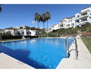 Swimming pool of Flat for sale in Benahavís  with Air Conditioner, Terrace and Swimming Pool