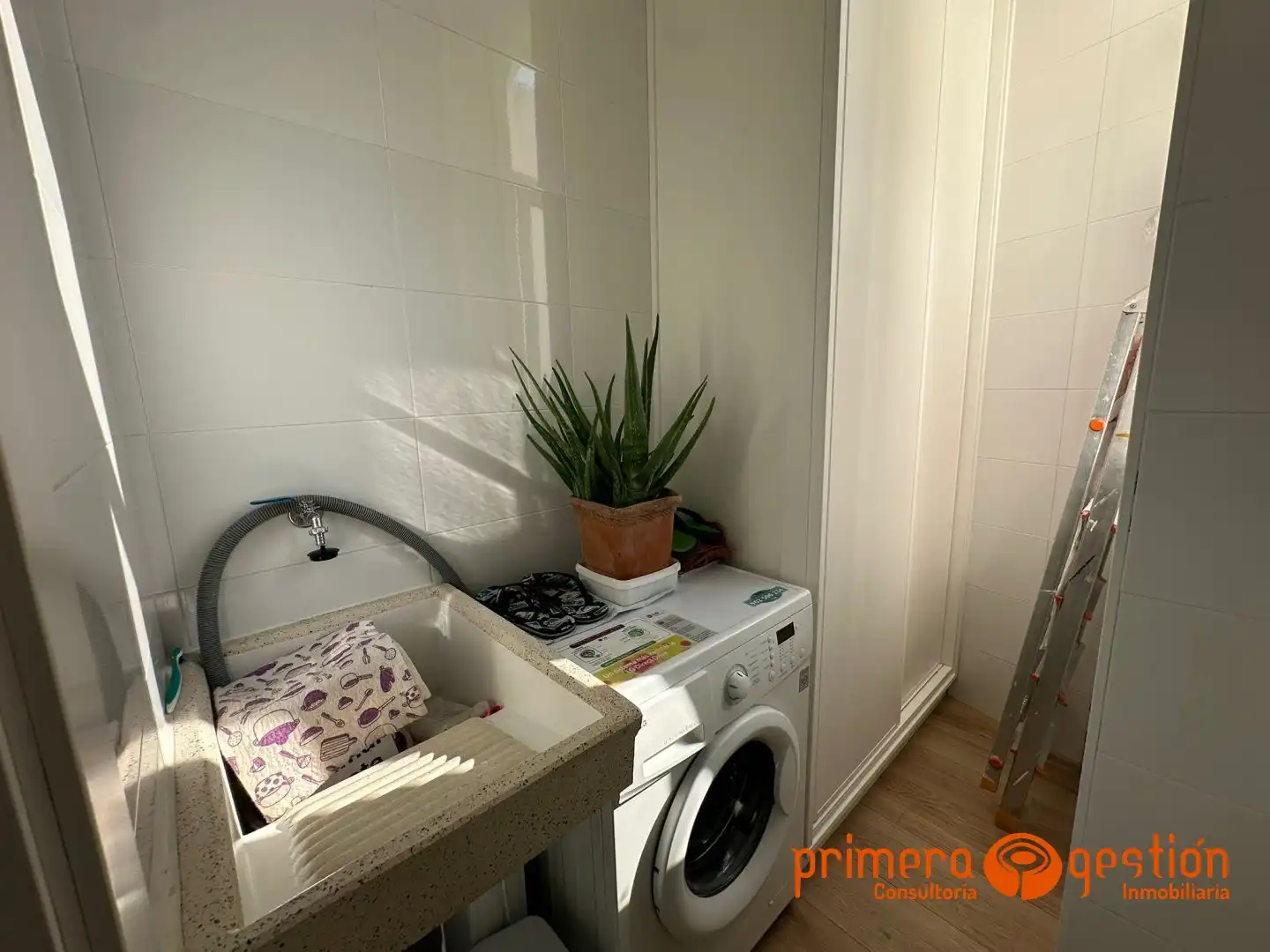 Habitación de Piso en venta en Lora del Río con Aire acondicionado, Calefacción y Trastero