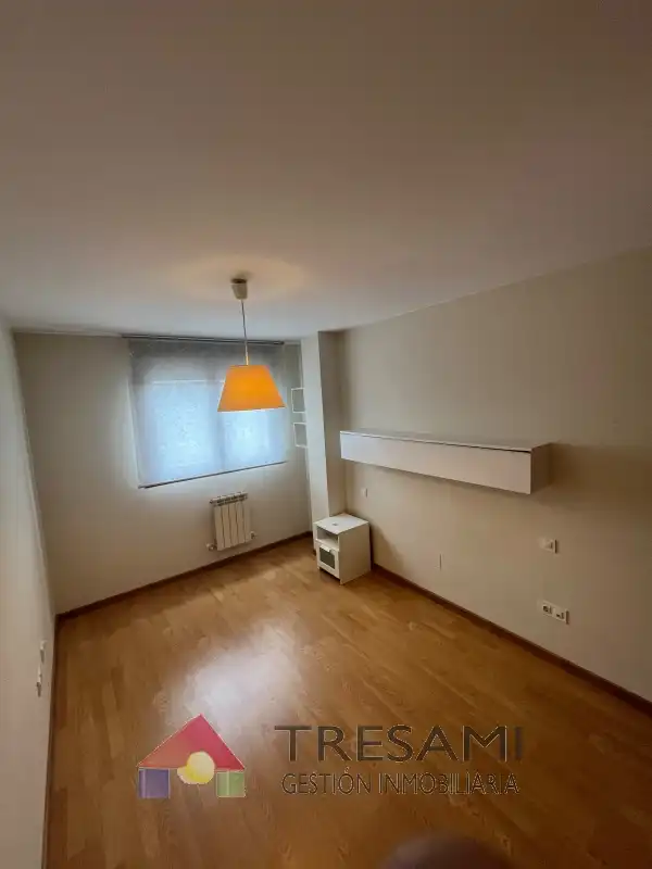 Bedroom of Flat for sale in Villaviciosa  with Heating, Storage room and Furnished
