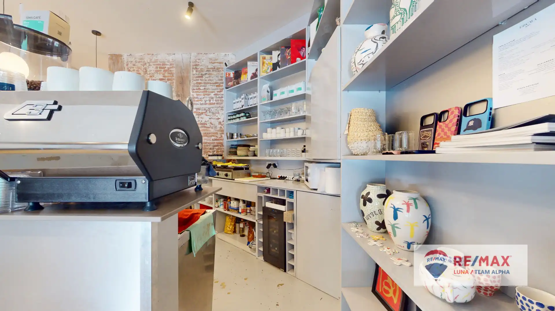 Cocina de Local en traspaso en Madrid con Aire acondicionado, Calefacción y Parquet
