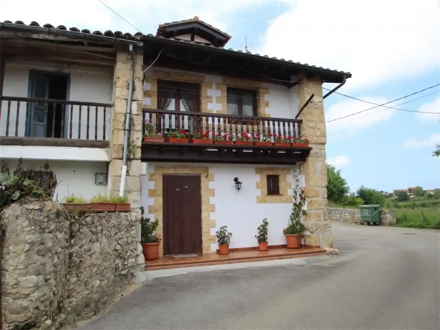 Vista exterior de Casa o xalet en venda en Valdáliga amb Balcó