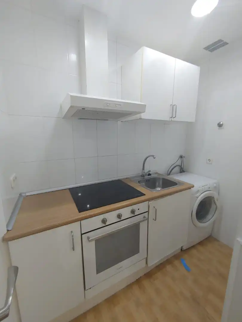 Cocina de Estudio de alquiler en Barcelona con Calefacción, Amueblado y Lavadora