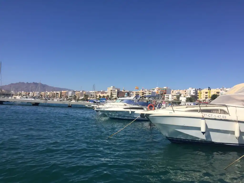 Vista exterior de Ático en venta en Garrucha con Jardín privado, Terraza y Piscina comunitaria