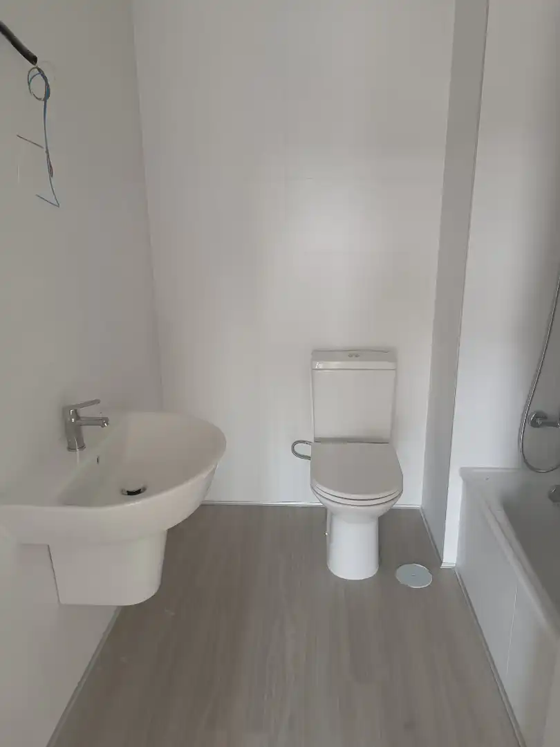 Bathroom of Flat for rent in Valdemoro  with Air Conditioner, Heating and Terrace