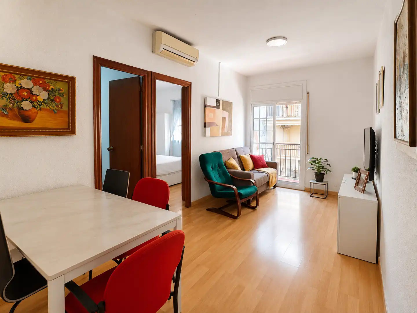 Sala d'estar de Pis en venda en L'Hospitalet de Llobregat amb Balcó