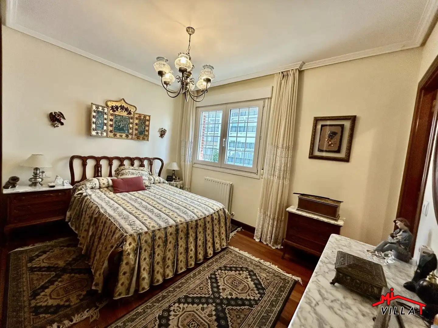 Habitación de Casa o chalet en venta en Laredo con Calefacción y Amueblado