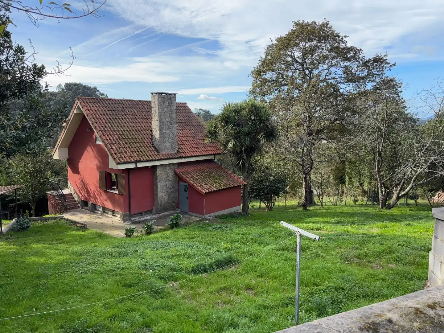 Villa con giardino in vendita a Caserio Santianes 8