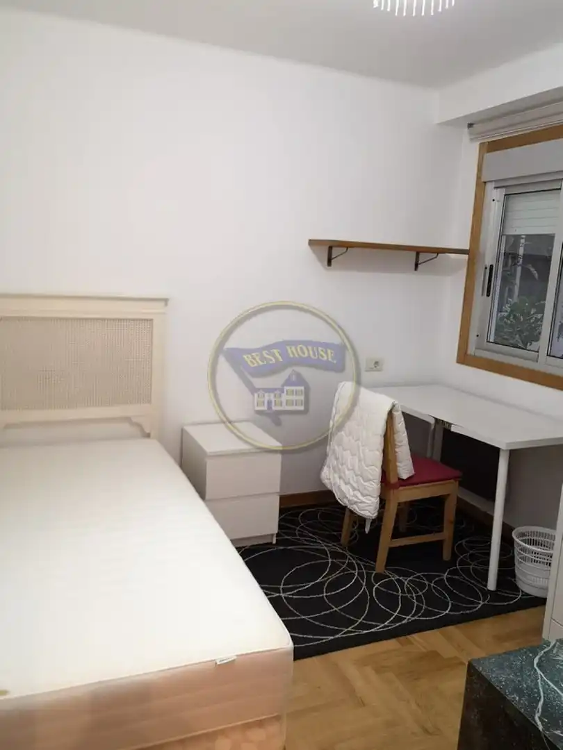 Bedroom of Flat for rent in Vigo   with Heating, Parquet flooring and Furnished