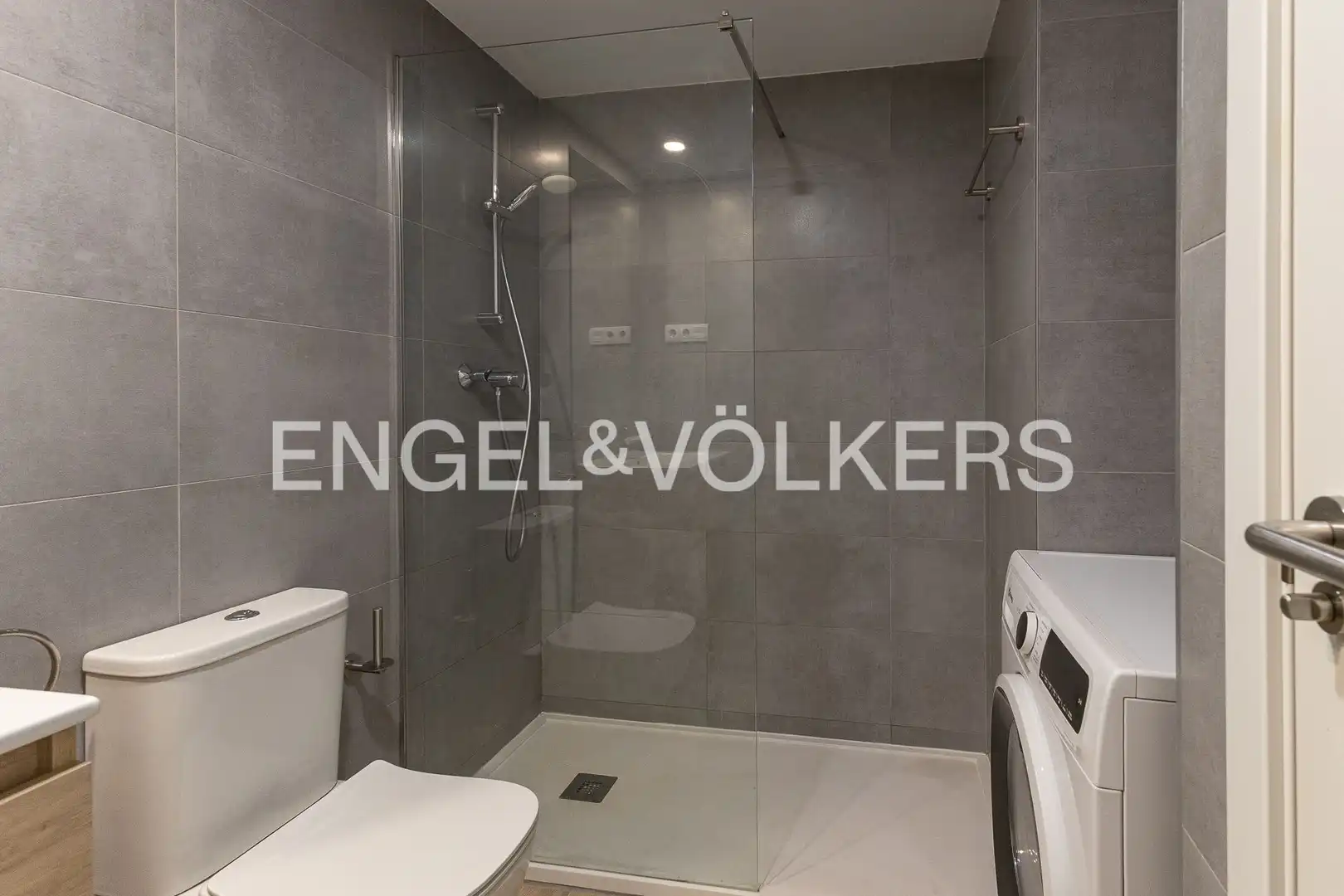 Badezimmer von Wohnung zur Miete in Hortaleza