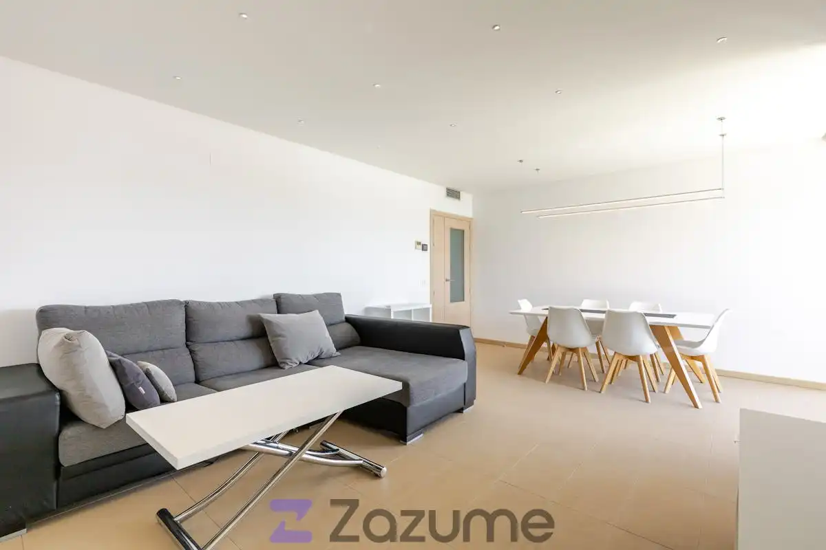 Living room of Flat for rent in Madrid  with Air Conditioner, Heating and Private garden