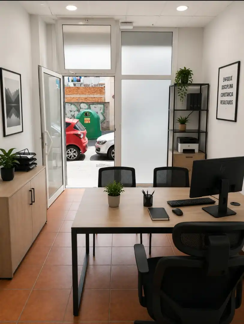 Local comercial de lloguer a Carrer de Manolo Taberner 21Dupl, imagen 2