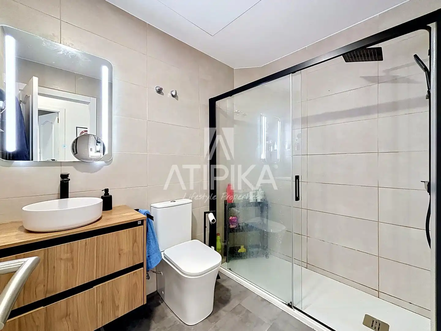 Baño de Piso en venta en Sitges con Aire acondicionado y Horno