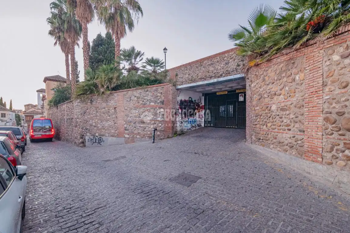 Garaje en venta en C. Sta Isabel la Real, Barrio de Albaicín